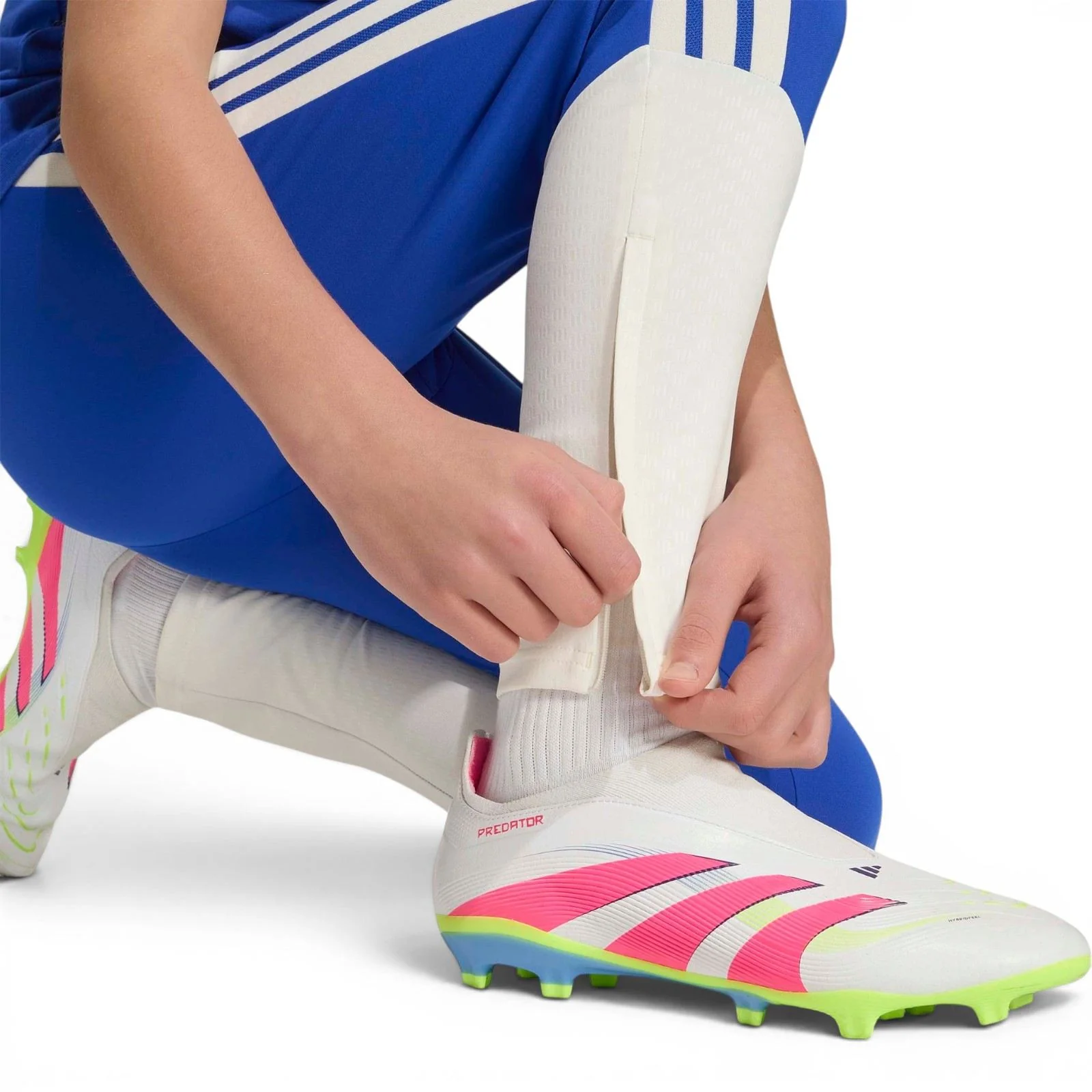 adidas Juventus Football 2026/27 Tiro Kids Training Pants - Image 4