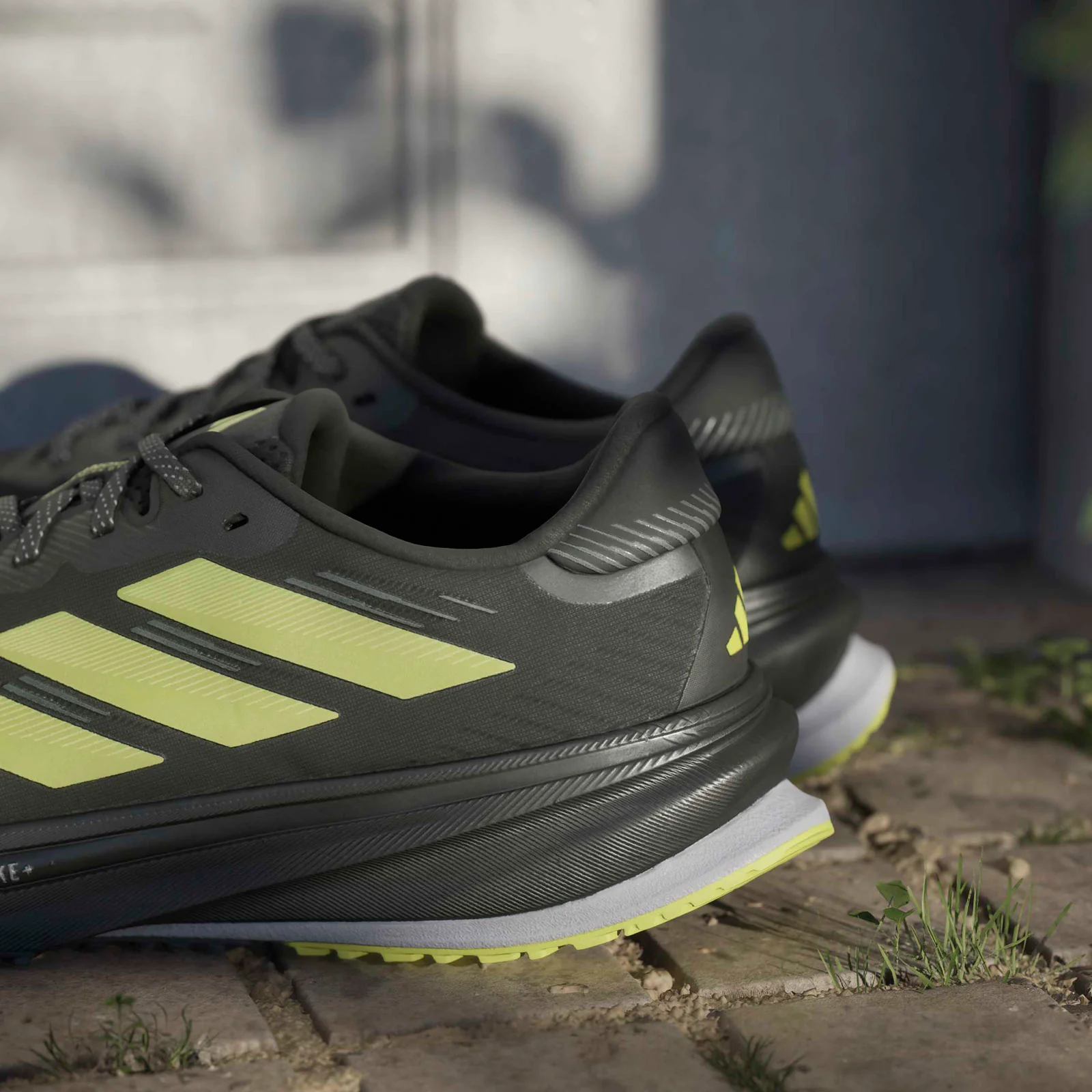 adidas SUPERNOVA RISE GTX Mens Waterproof Road Running Shoes - Image 14
