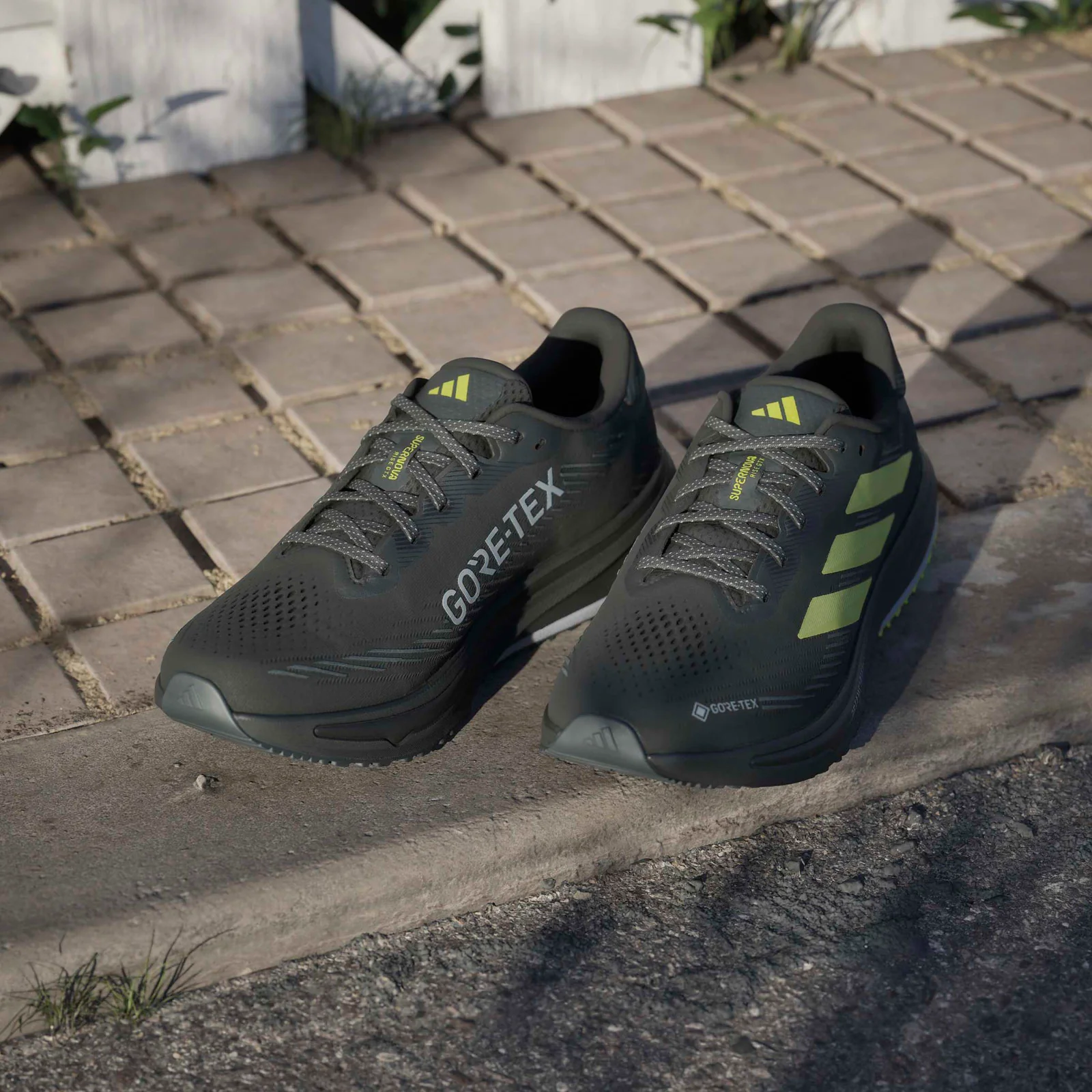 adidas SUPERNOVA RISE GTX Mens Waterproof Road Running Shoes - Image 15