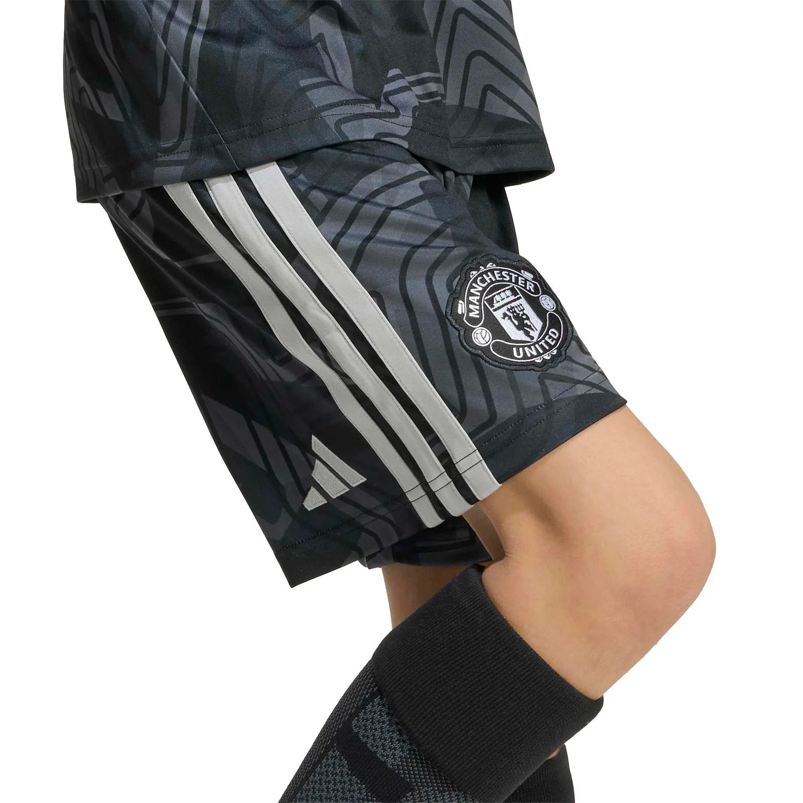 adidas Manchester United 2026/27 Kids Goalkeeper Shorts - Image 3