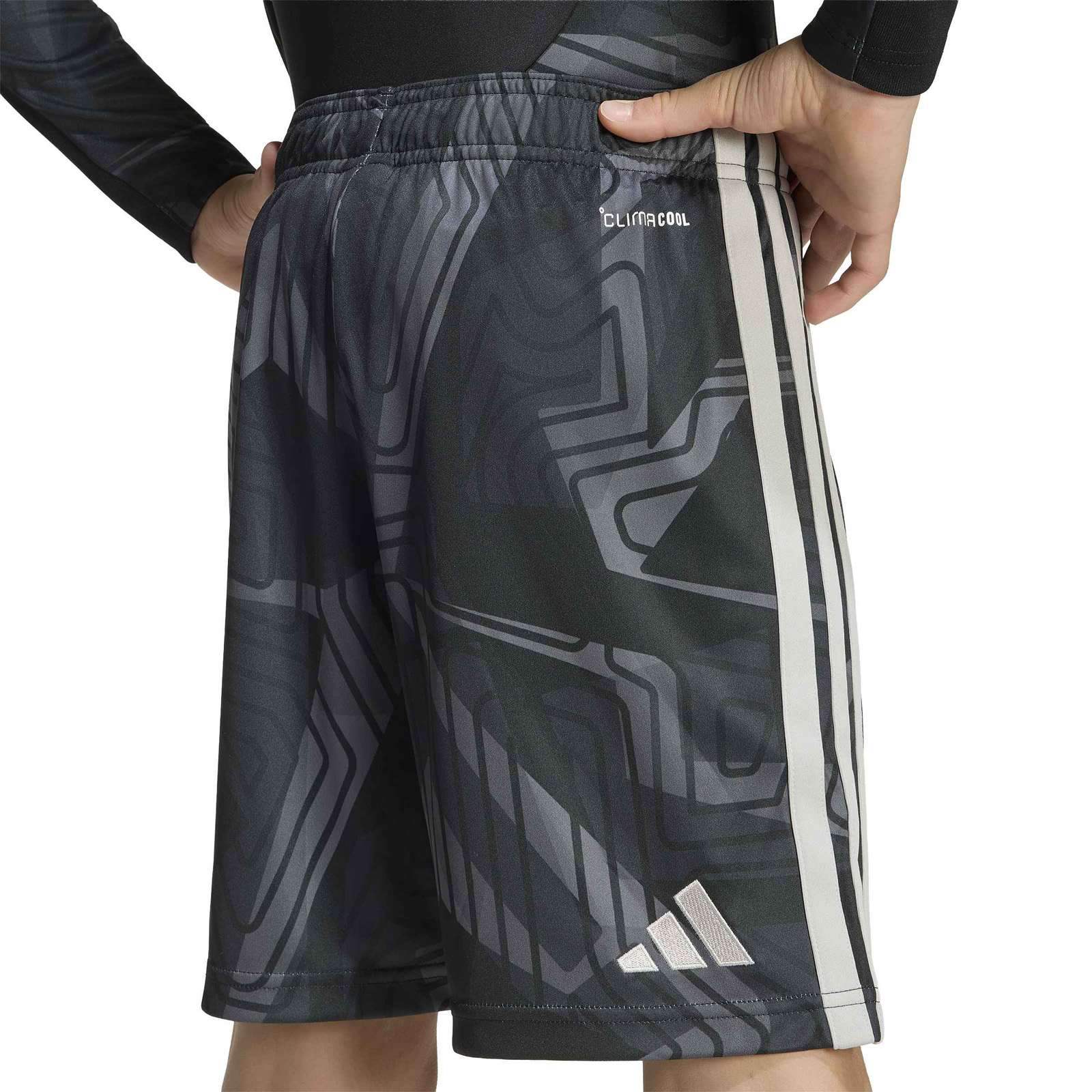 adidas Manchester United 2026/27 Kids Goalkeeper Shorts - Image 4