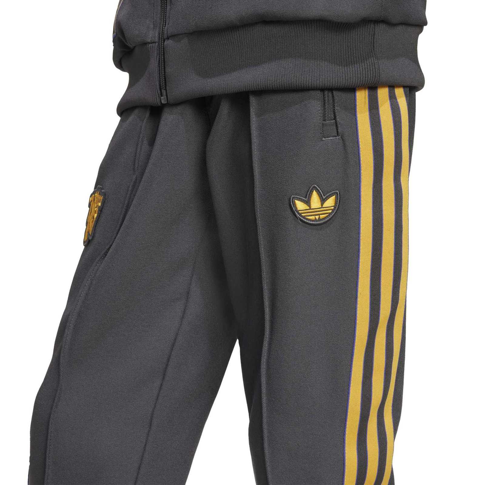adidas Manchester United Football 2025/26 Terrace Icons Kids Track Pants - Image 4