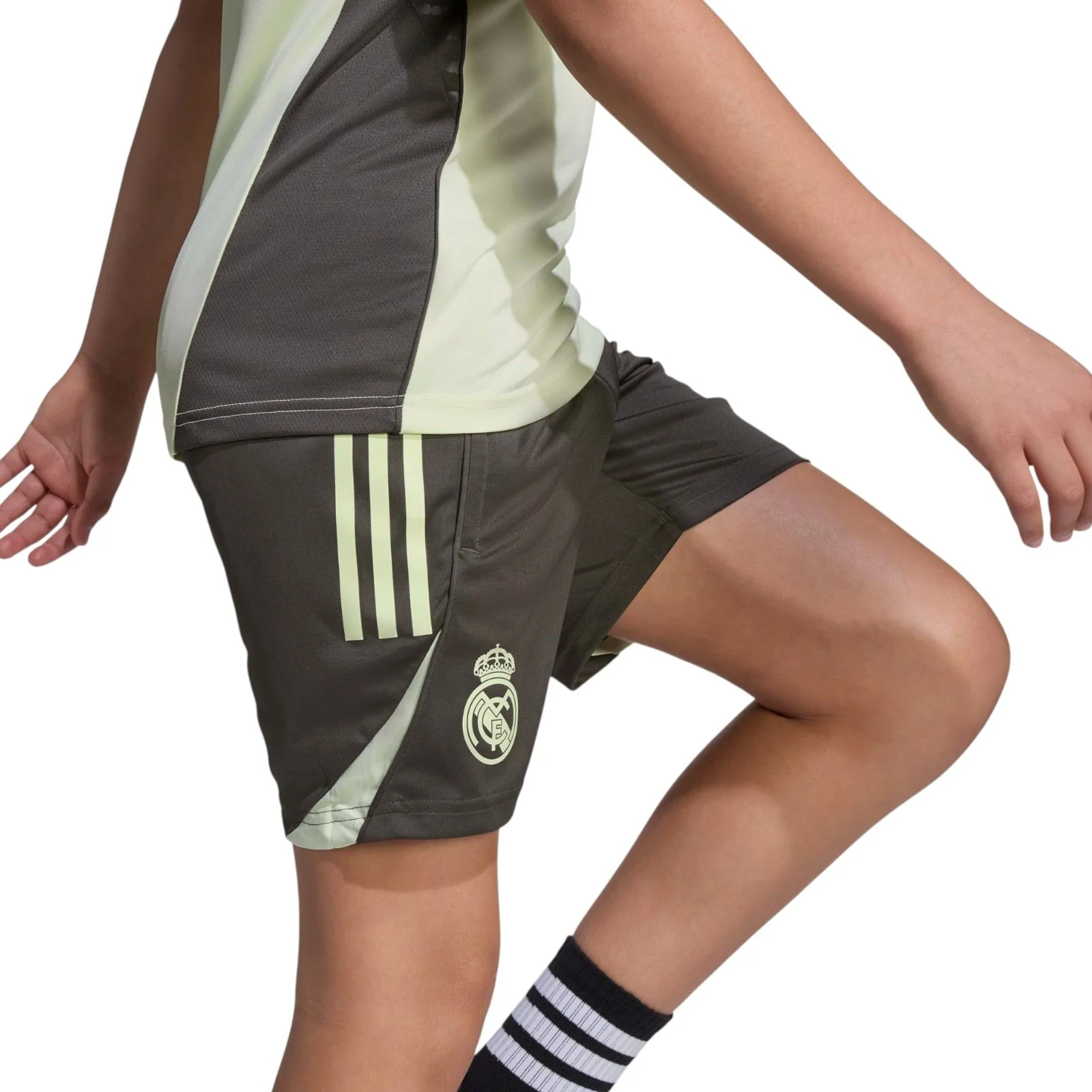 adidas Real Madrid Football 2025/26 Kids Training Short - Image 4