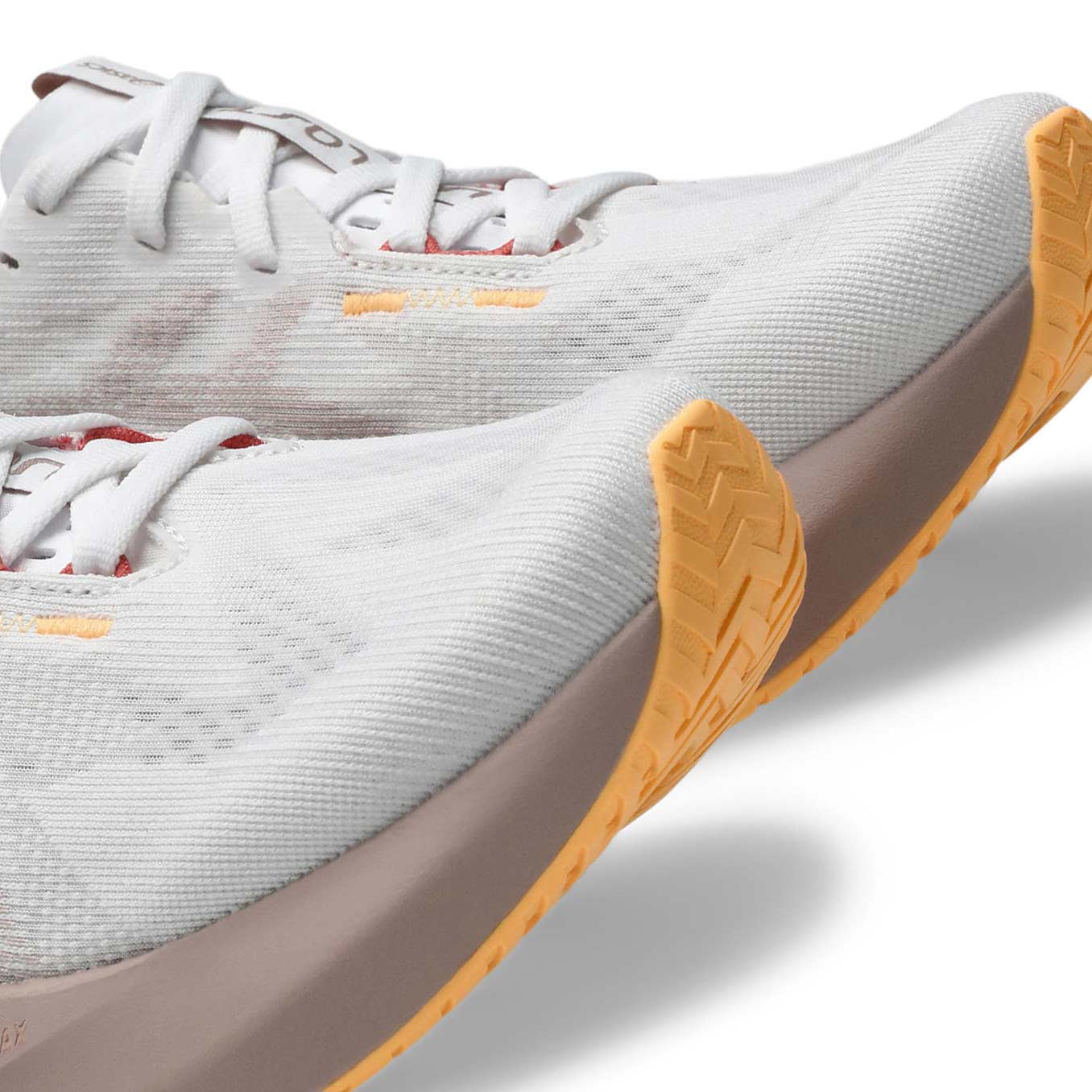 Asics Novablast 5 Womens Road Running Shoes - Image 5