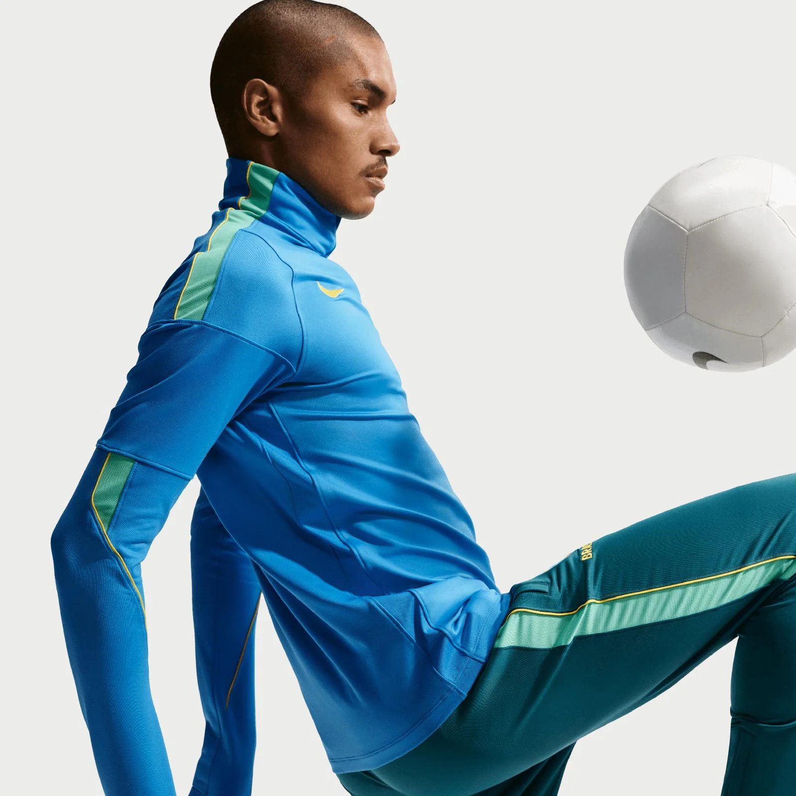 Nike Mens Brazil World Cup 2026 Strike Dri-FIT Soccer Drill Top - Image 5