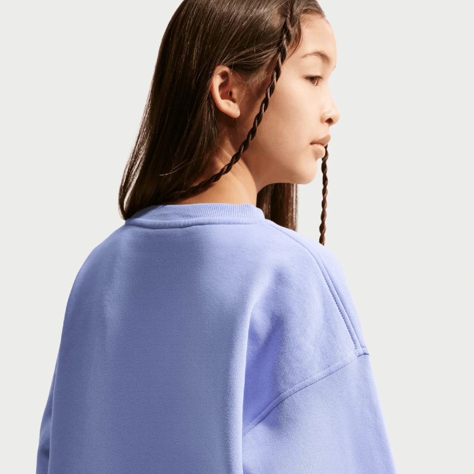 Nike Sportswear Club Fleece Kids Oversized Sweatshirt - Image 4