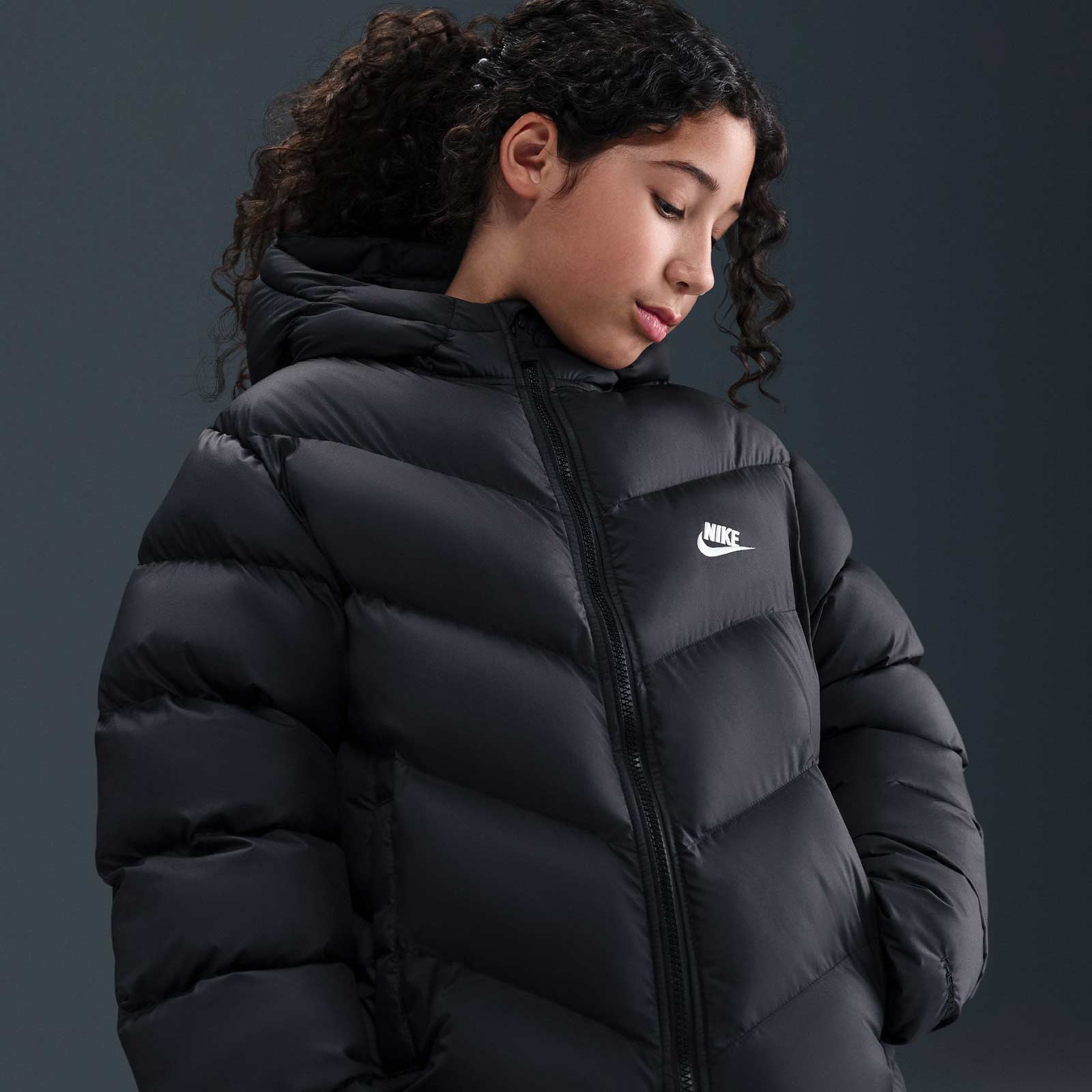 Nike Sportswear All Day Play Kids Therma-FIT Loose-Fit Puffer Jacket - Image 4