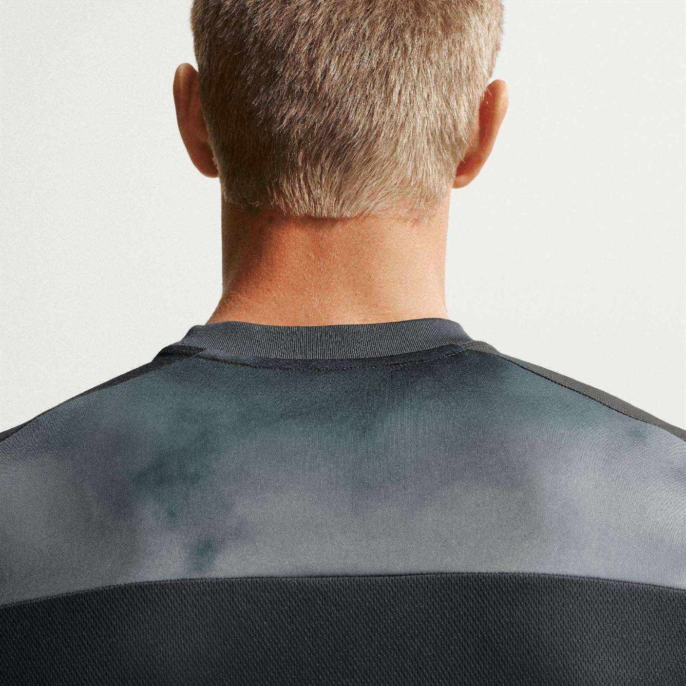 Nike Academy+ Mens Dri-FIT Short-Sleeve Soccer Top - Image 4