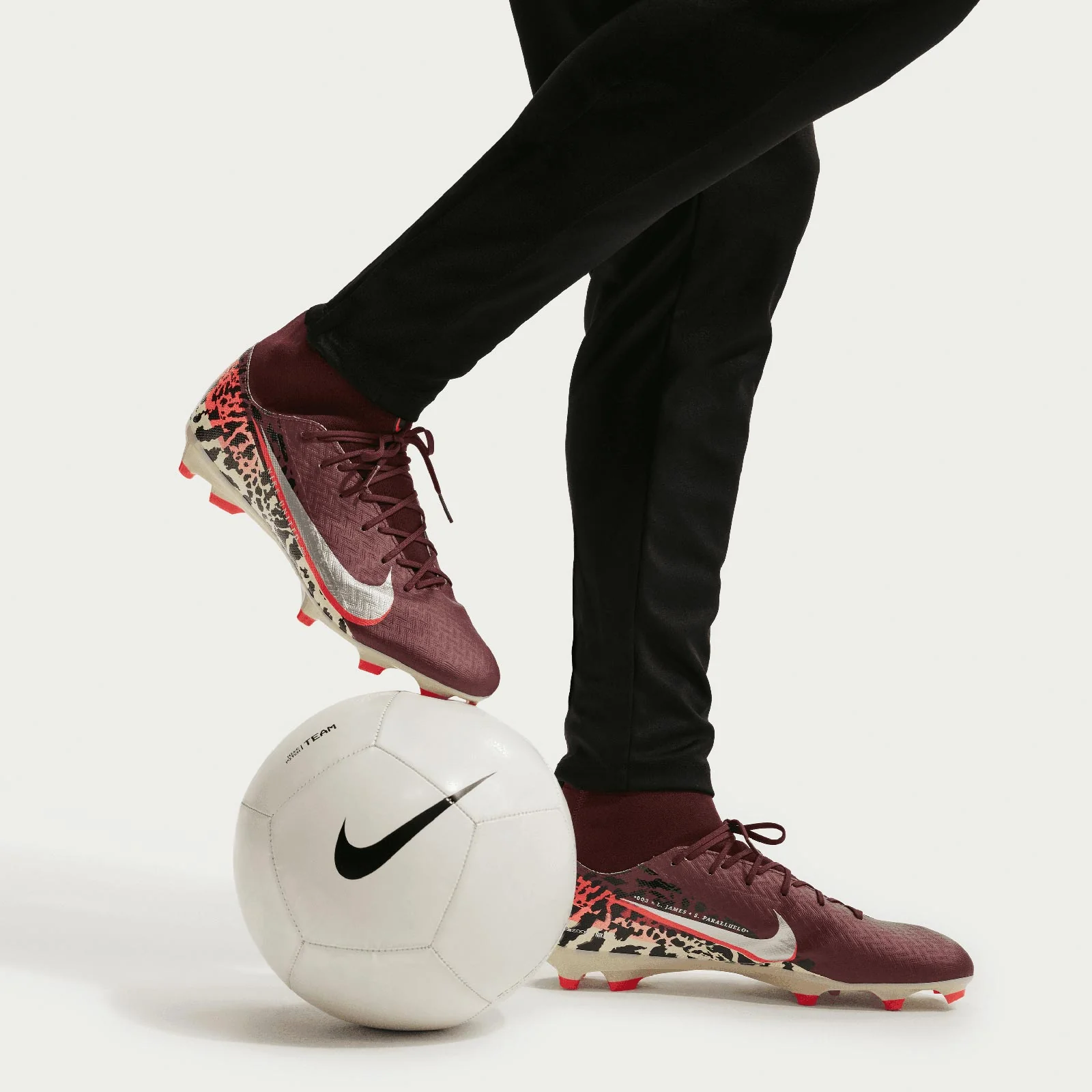 Nike United Mercurial Superfly 10 Academy Multi-Ground High-Top Football Boots - Image 10