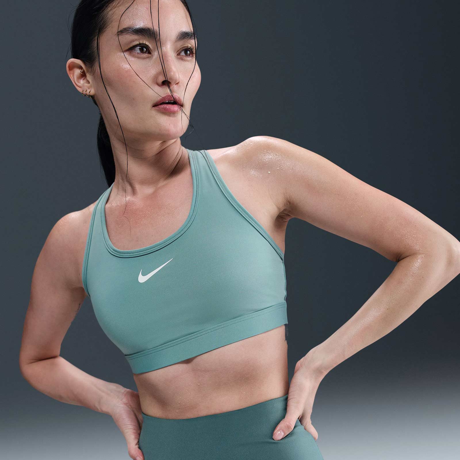 Nike Swoosh Medium Support Womens Padded Sports Bra - Image 4