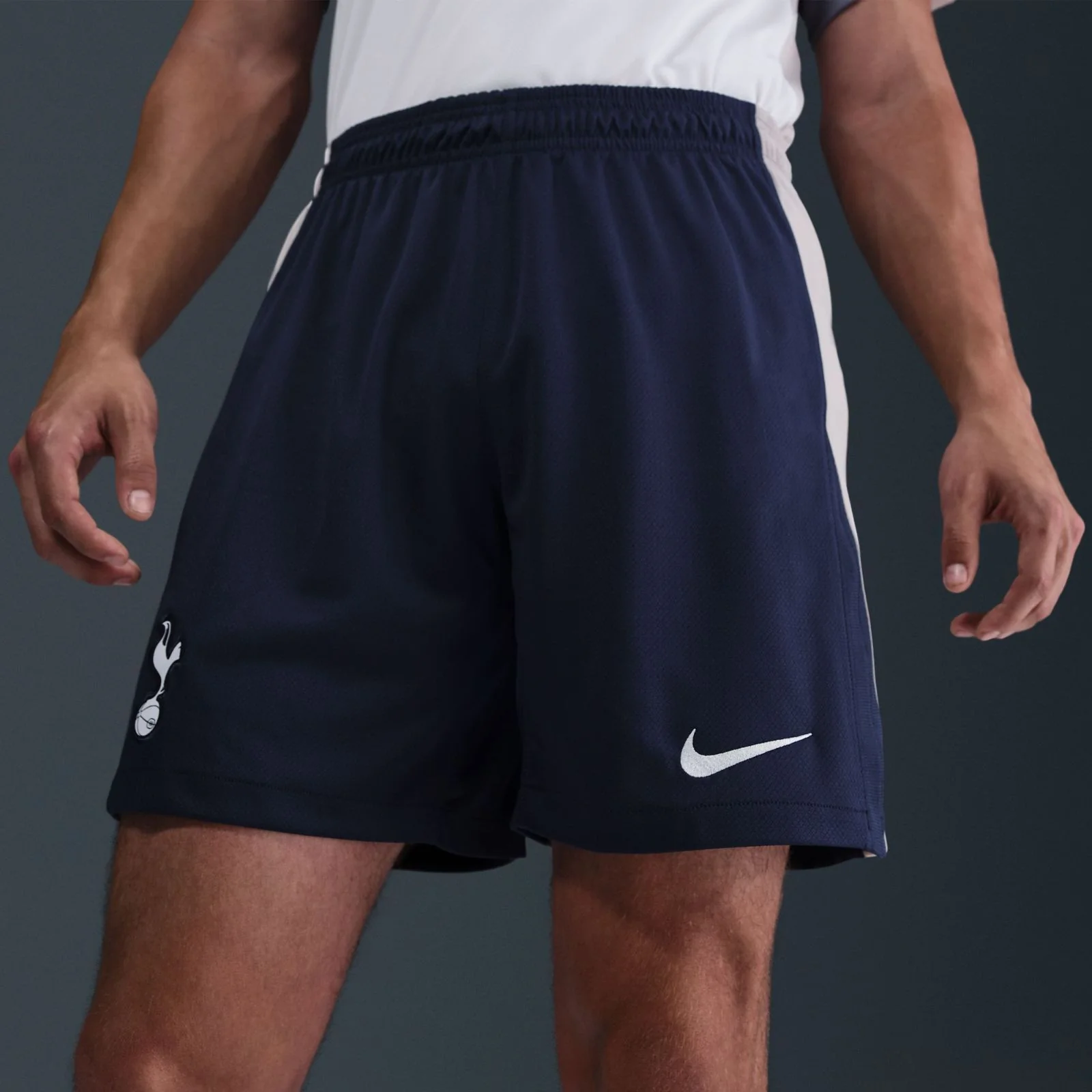 Nike Tottenham Hotspur 2025/26 Home Short - Image 4