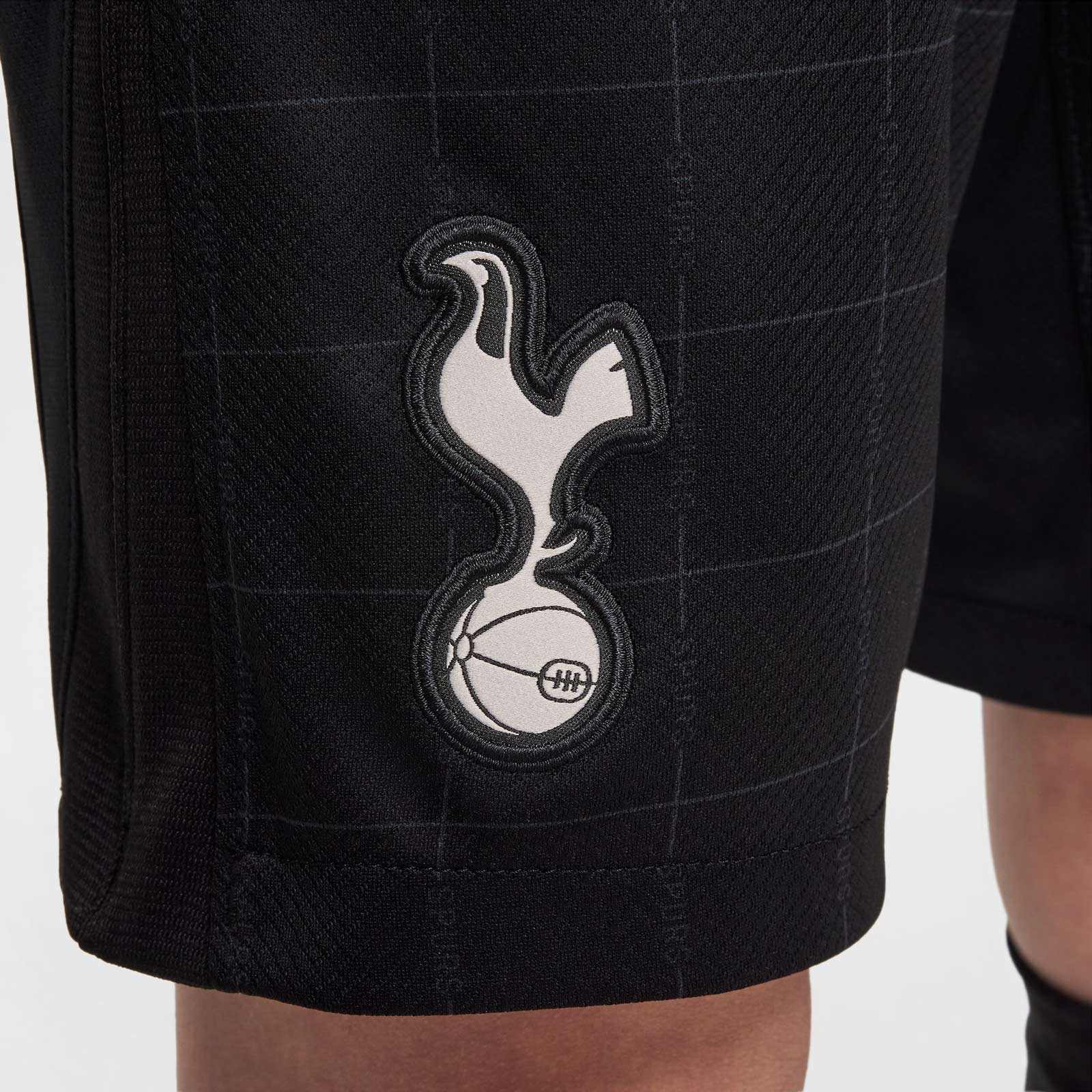 Nike Tottenham Hotspur 2025/26 Stadium Away Big Kids  Dri-FIT Soccer Replica Short - Image 5