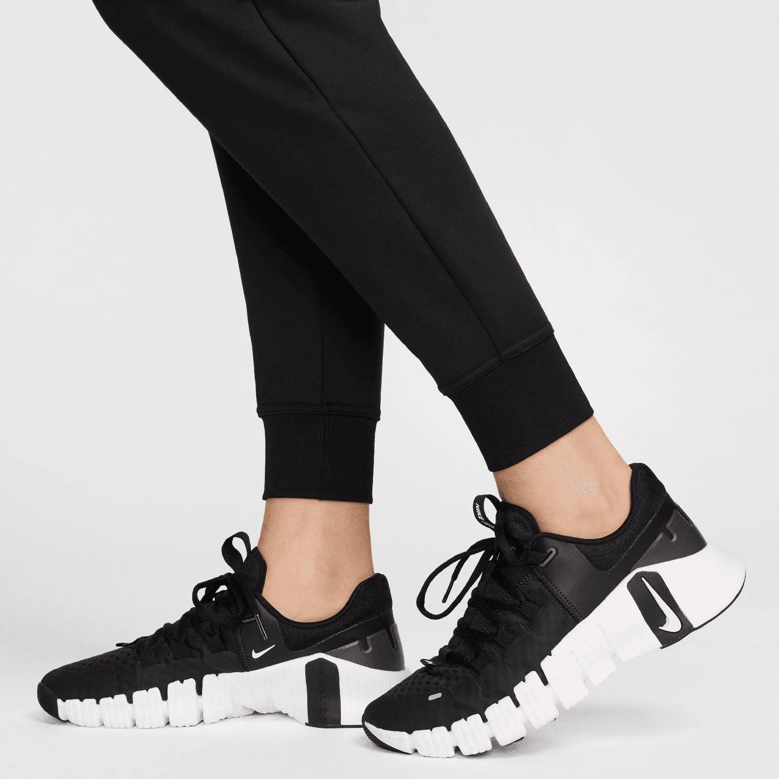 Nike Therma-FIT One Womens High-Waisted 7/8 Joggers - Image 4