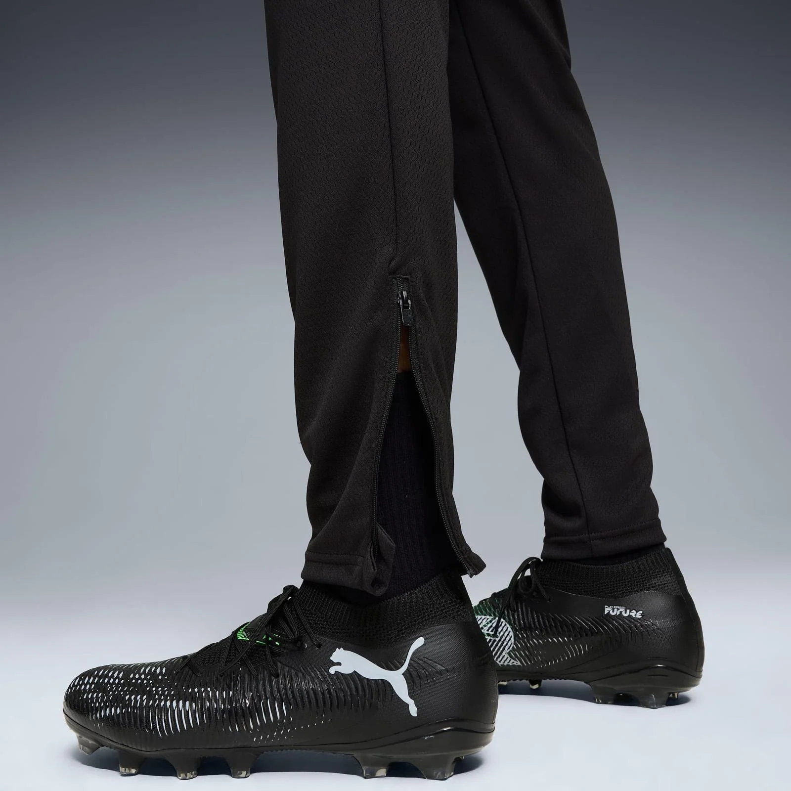 Puma AC Milan Football 2025/26 Adults Training Pant - Image 4
