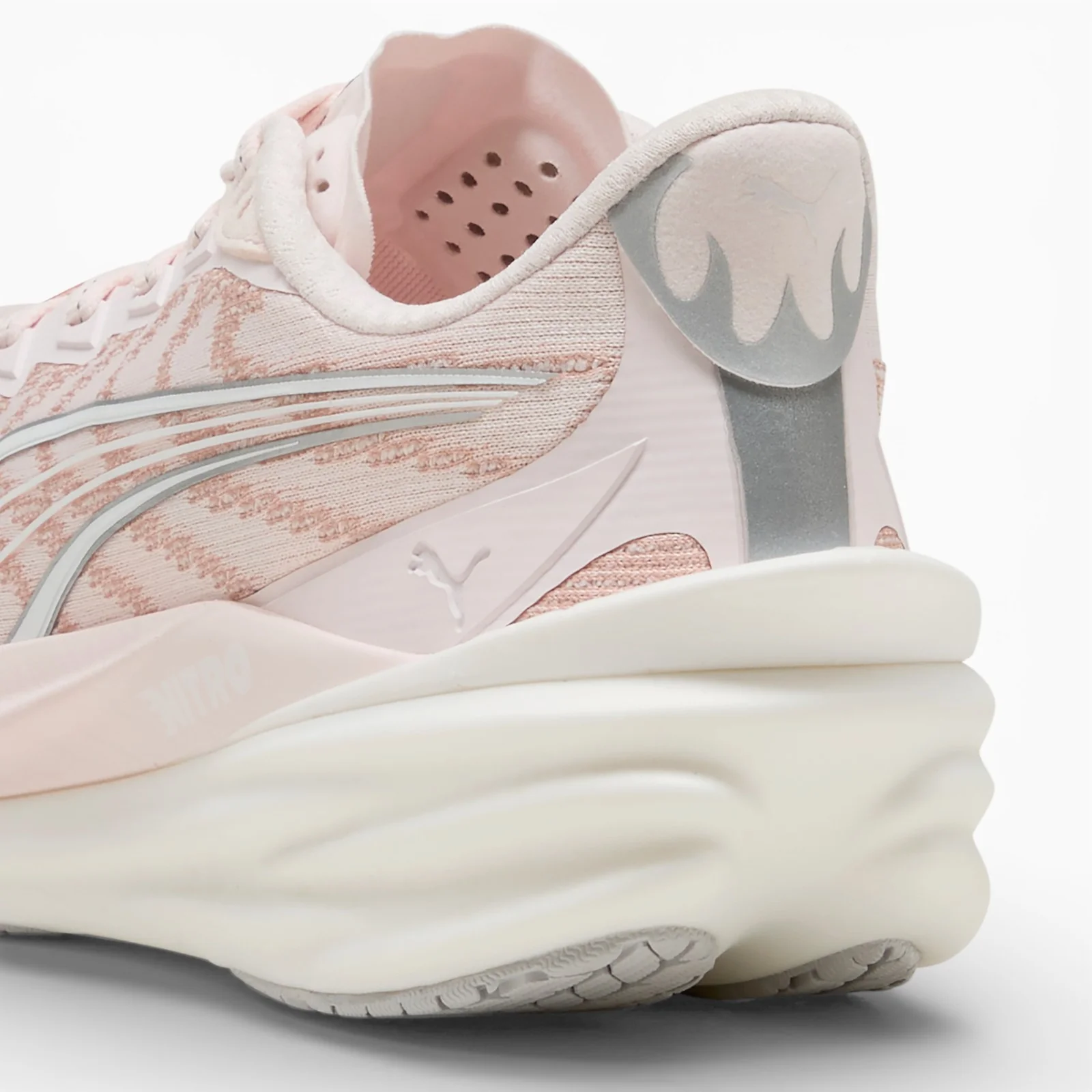 Puma Deviate NITRO™ 4 Womens Lightweight Road Running Shoes - Image 4