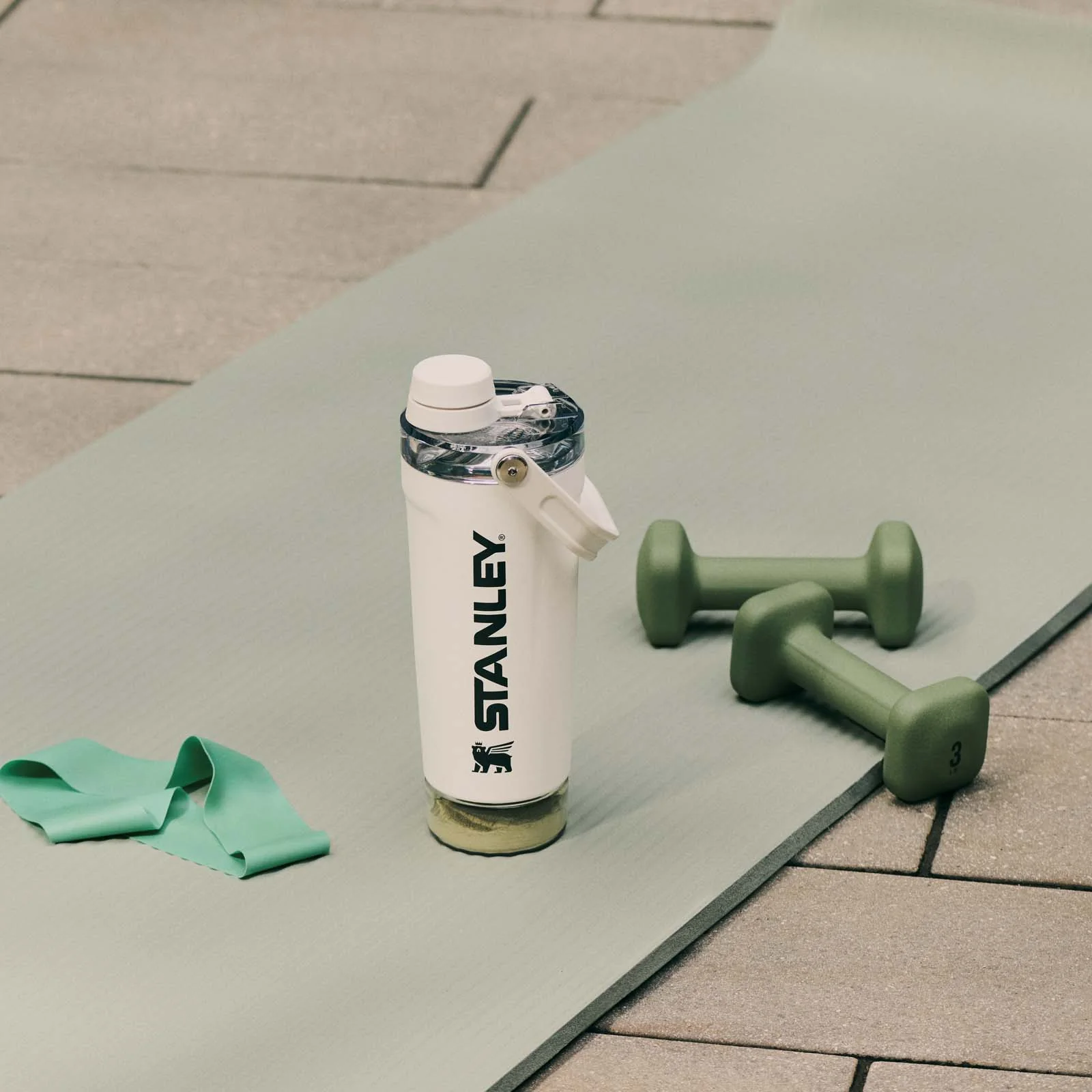 Stanley The Vitalize Shaker - White - Image 5