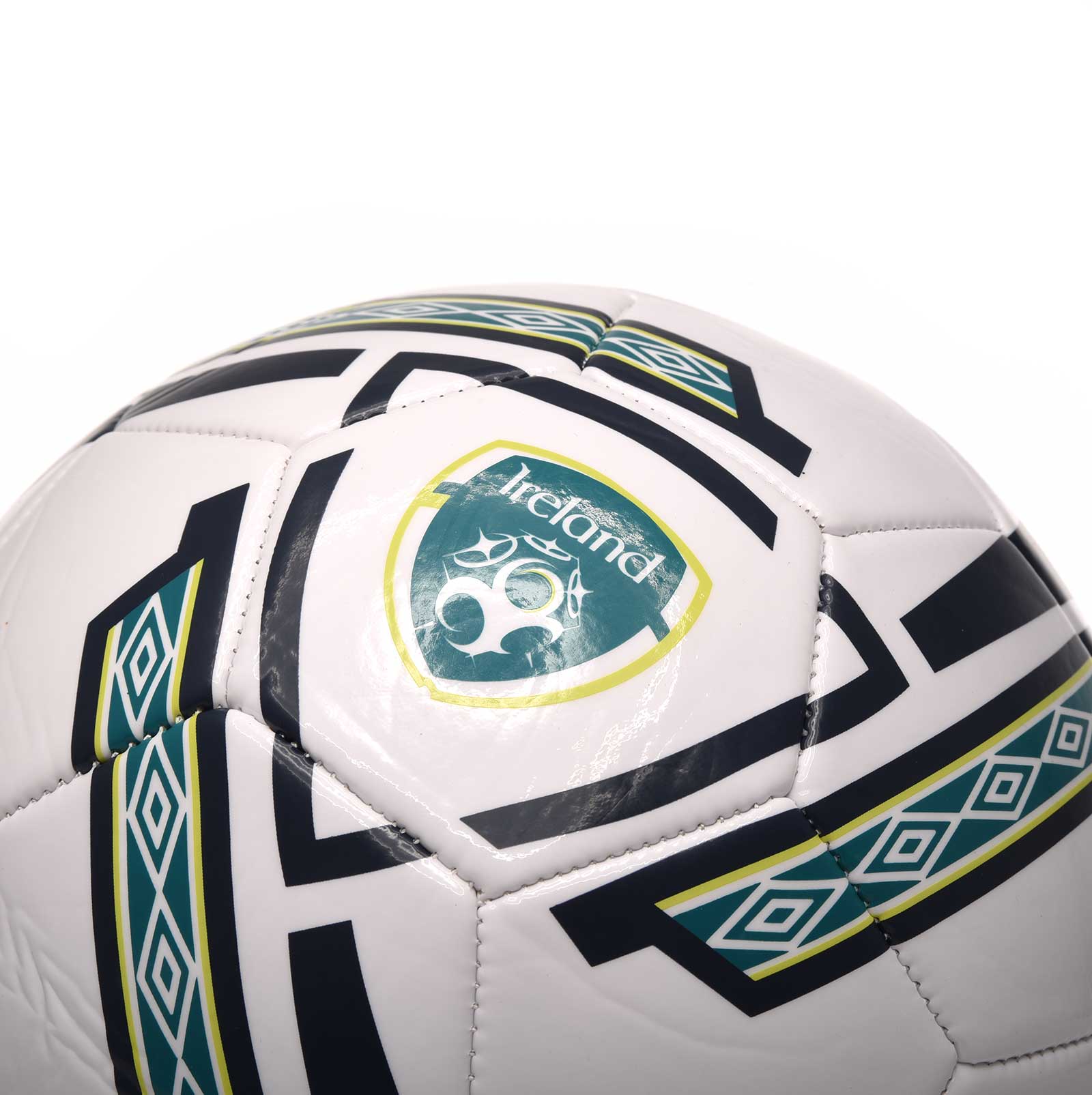 Umbro FAI Ireland 2022 Ventura Ball - Image 2