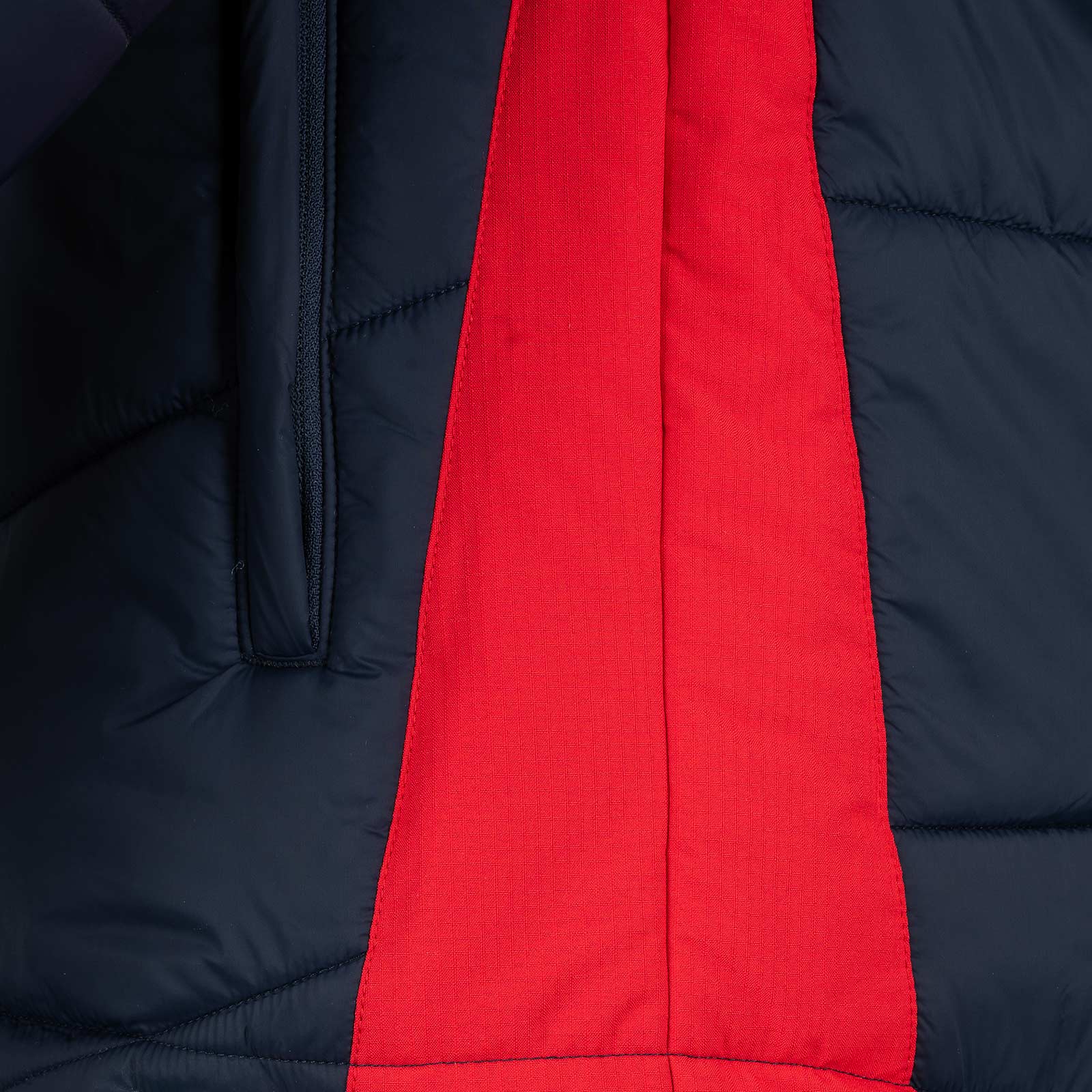 Umbro St Patricks Athletic Football 2026 Mens Padded Jacket - Image 6